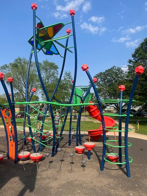 Hessel Park - Image 1