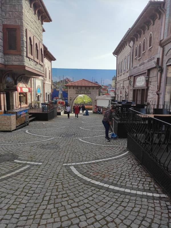 Gençlik Parkı - Image 1