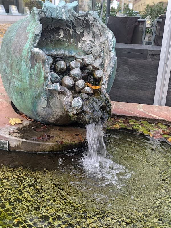 Granatapfelbrunnen - Image 1