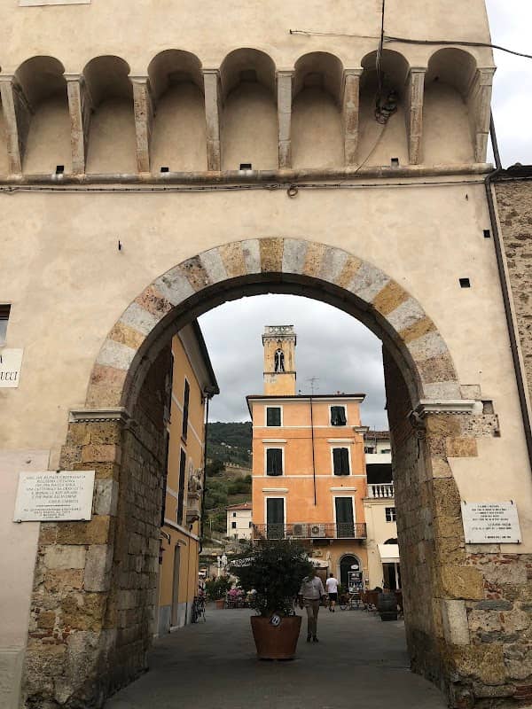 Piazza Giosuè Carducci - Image 1
