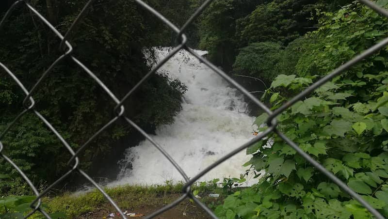 Kumily Waterfalls - Image 2