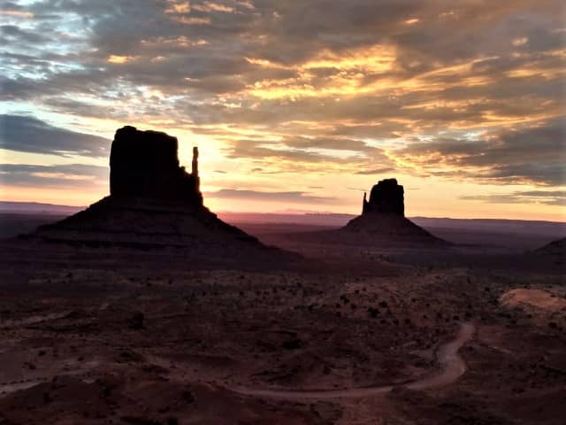 Explore Monument Valley - Image 1