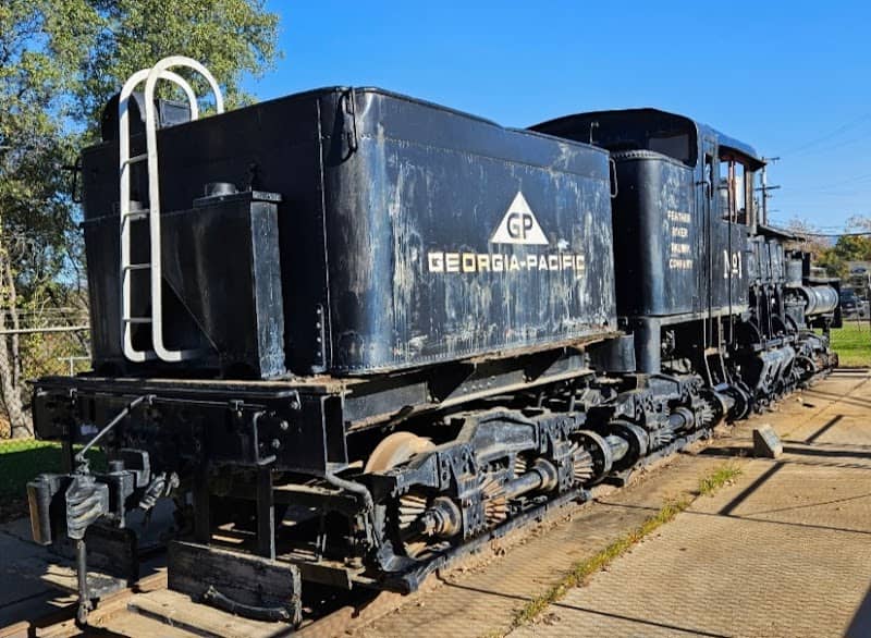 Georgia-Pacific Steam Engine - Image 2