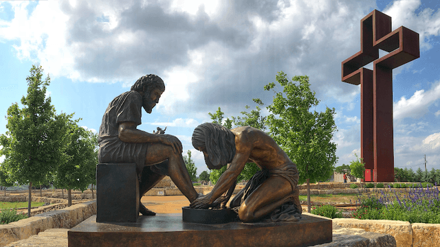 The Coming King Sculpture Prayer Gardens - Image 1