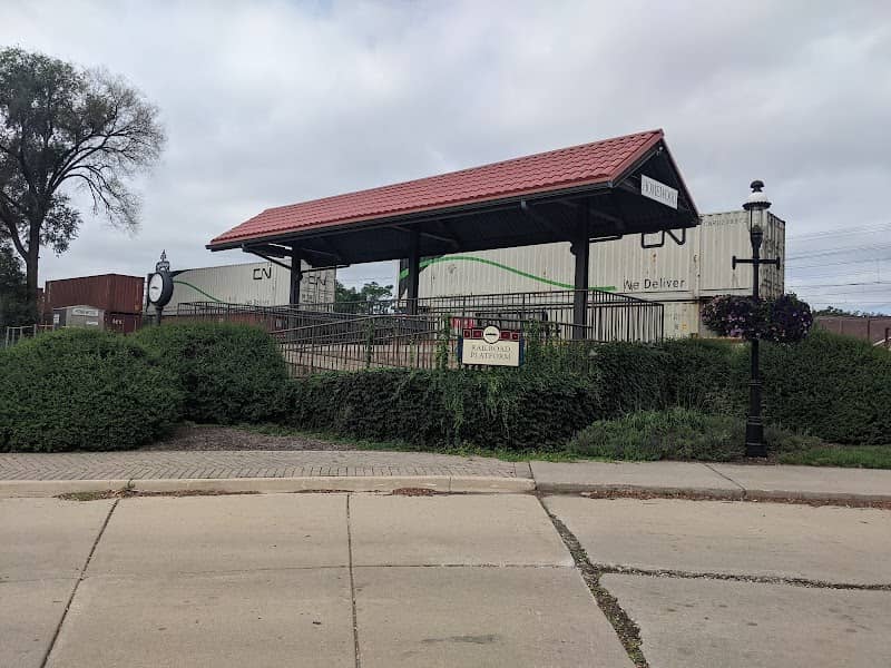 Homewood Railroad Viewing Platform - Image 1