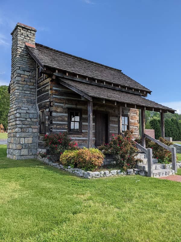 Poe's Tavern Park - Image 1