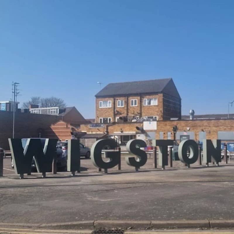 Wigston hollywood style sign - Image 1