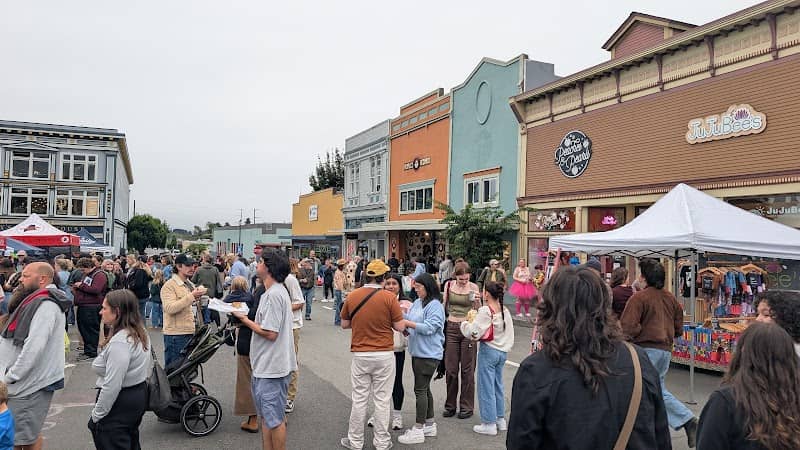 Arcata Plaza - Image 1