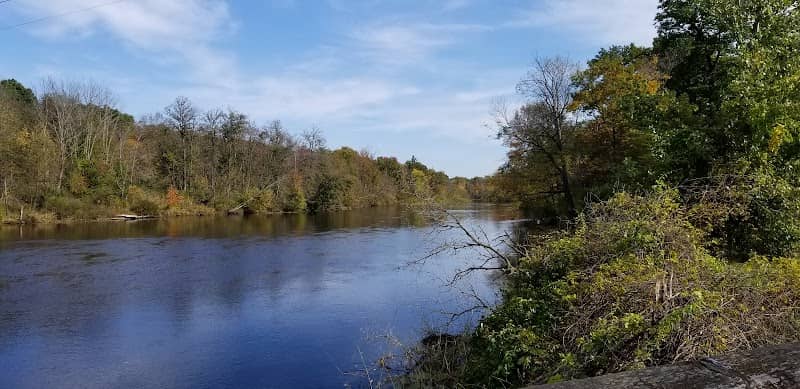 East Riverside Park - Image 2