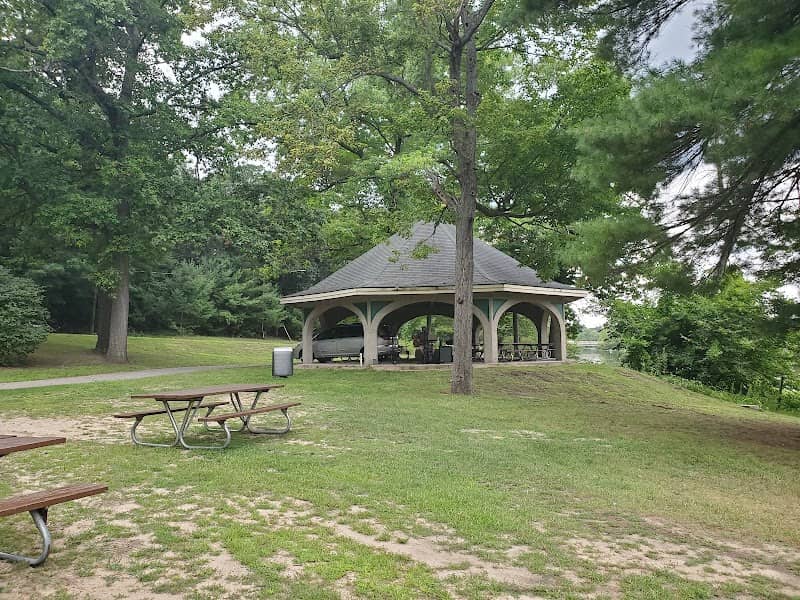 East Riverside Park - Image 1