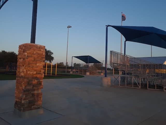 Veterans Park - Image 1