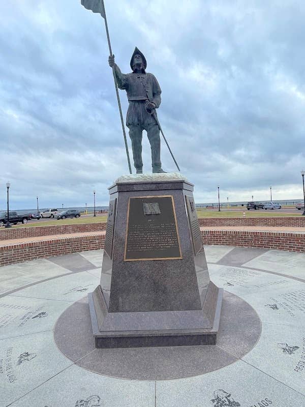 Plaza De Luna Memorial Monument - Image 1