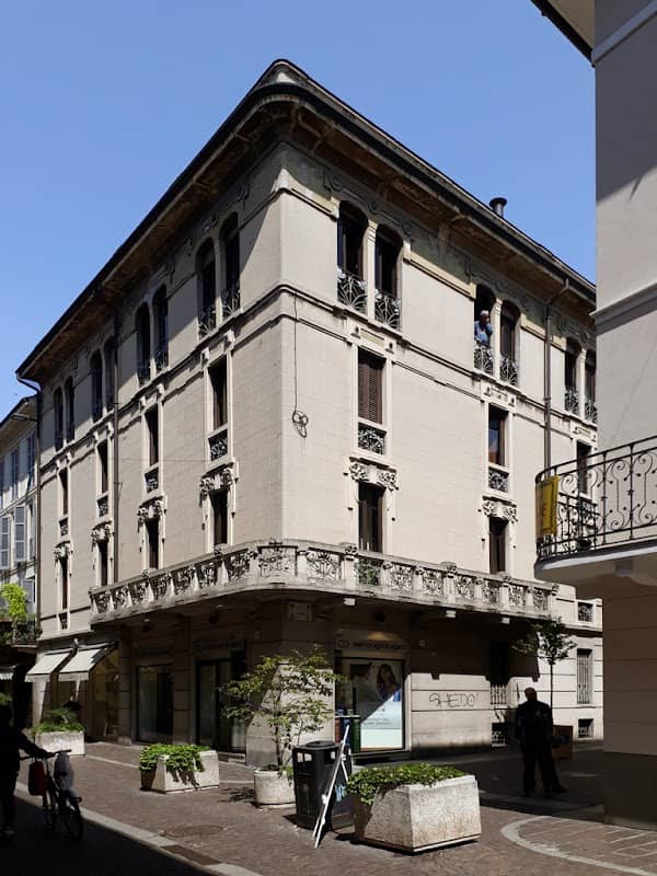 Palazzo De Vizzi - Image 1