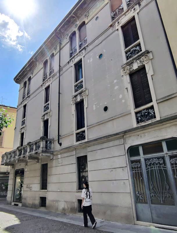 Palazzo De Vizzi - Image 2