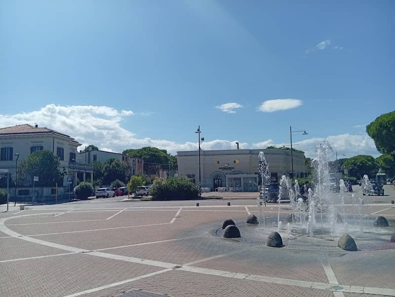 Fontana di Piazza le Laudi - Image 2