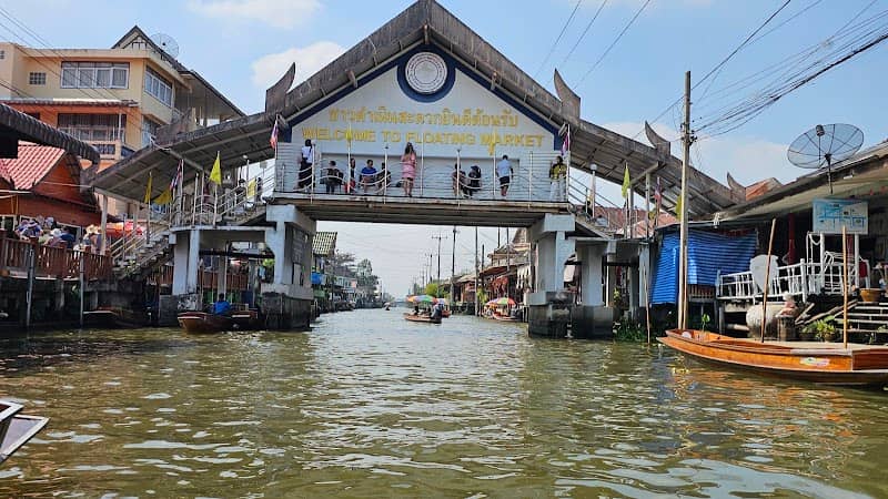 Khlong Bang Luang Market - Image 1