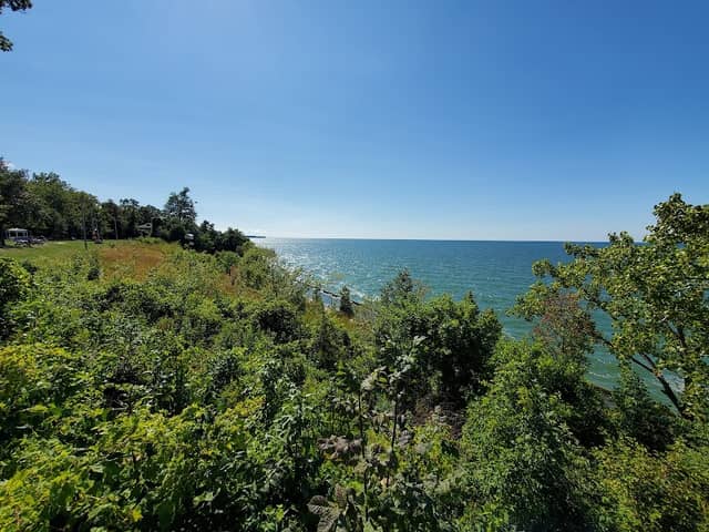 Lakefront Lodge - Image 1