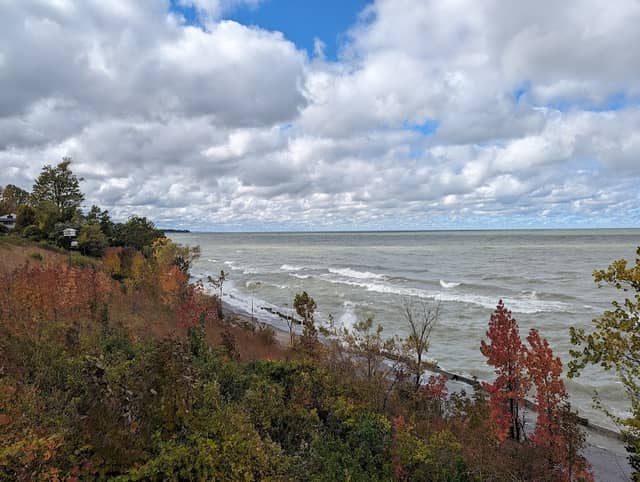 Lakefront Lodge - Image 2