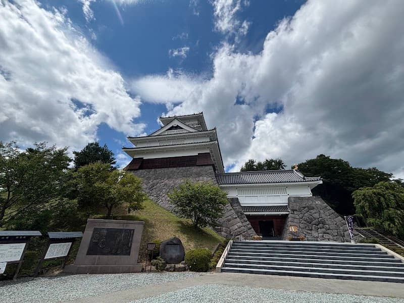 上山城模擬天守 - Image 1