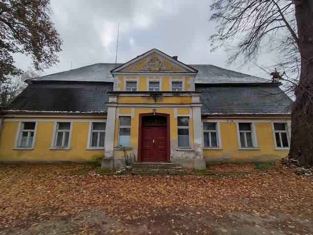 Dwór w Gryżynie - Image 1