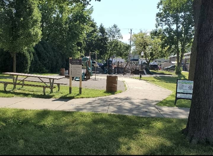 Lions Park - Image 2