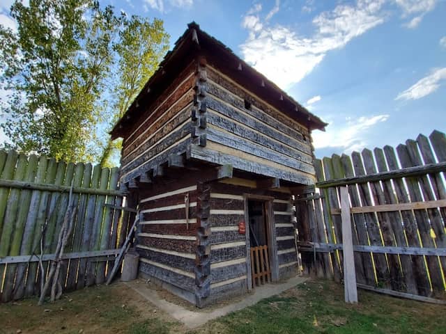 Fort Randolph - Image 1