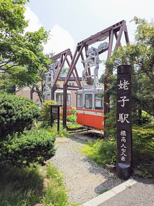 箱根ロープウェイ初代ゴンドラ・二代目ゴンドラ保存展示 - Image 2