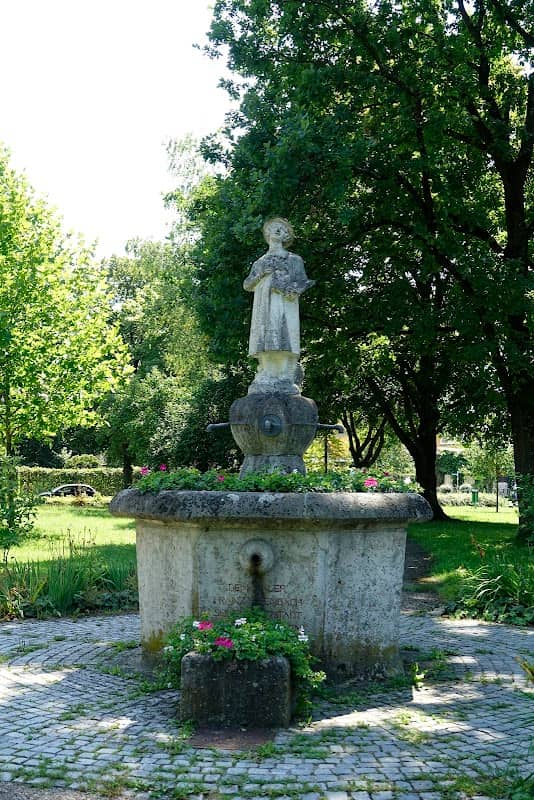 Lenbach-Brunnen - Image 1