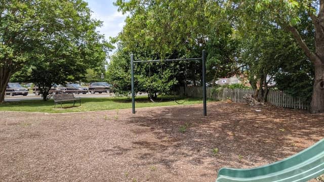 Hollis Park - Image 2