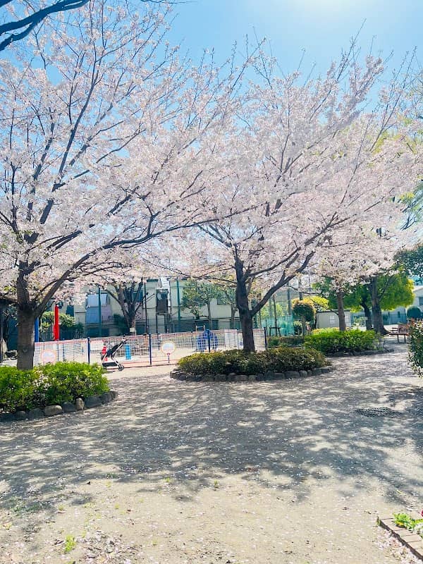 Kamata 1-chome Park - Image 1