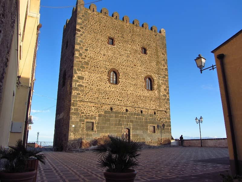 Castello Normanno di Motta Sant'Anastasia - Image 2