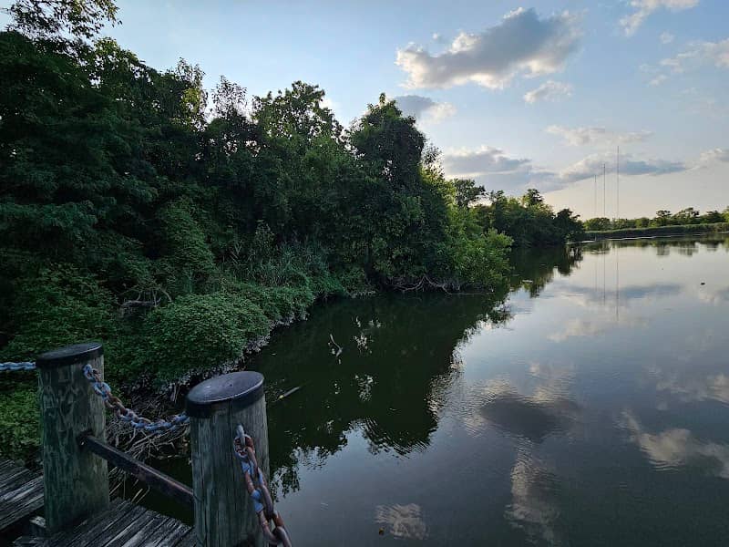 Hackensack river county park little entrance - Image 3