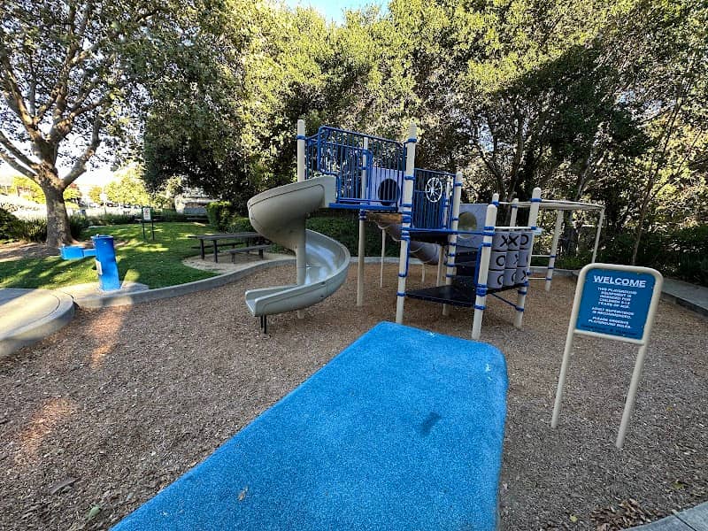 Laurelwood Playground - Image 1
