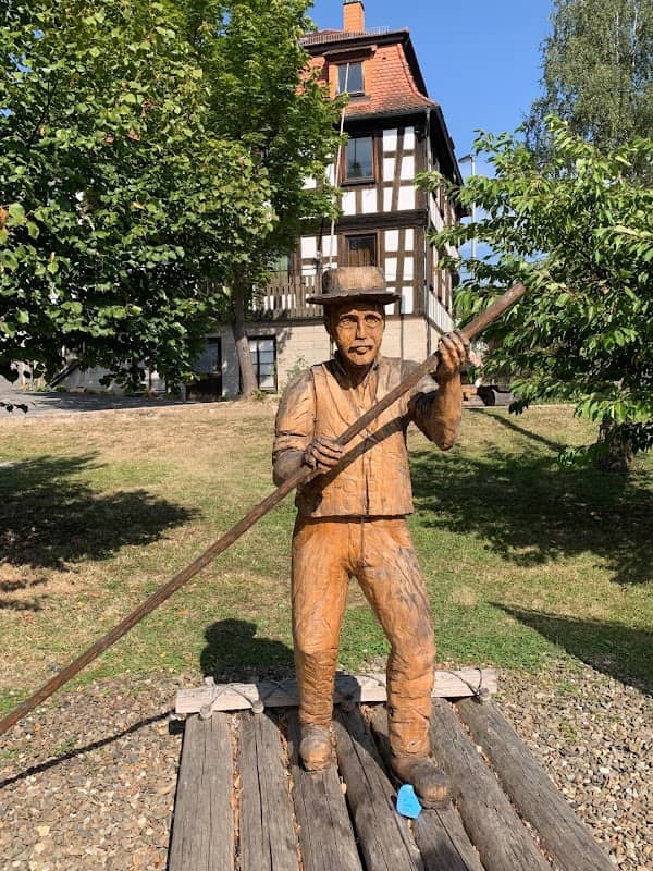 Flößer Skulptur - Image 1