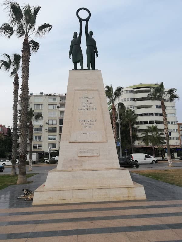Kıbrıs Barış Harekatı Anıtı - Image 1