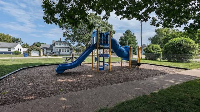North Park - Image 2