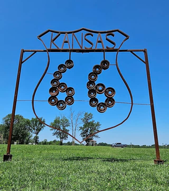 Riverton FFA Route 66 Sign/Sculpture - Image 2