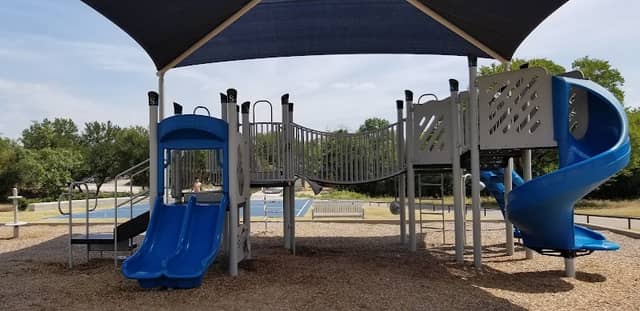 Oak Lawn Park - Image 1