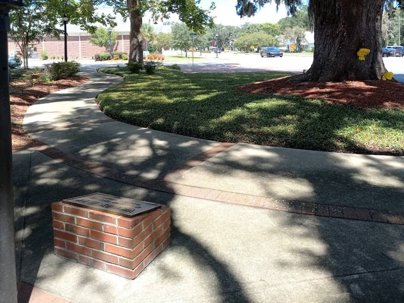 Victory Park - Image 2