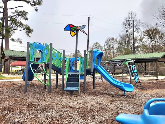 Lincoln Cedars Park - Image 2
