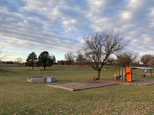 Holmes Park - Image 1