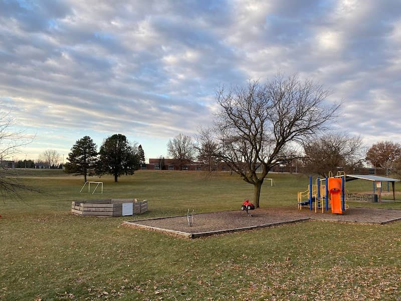 Holmes Park - Image 1
