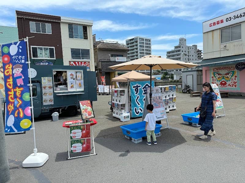 片瀬江ノ島駅前広場 - Image 2