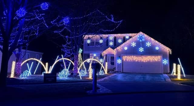 Lightshow on Deerpath - Image 1