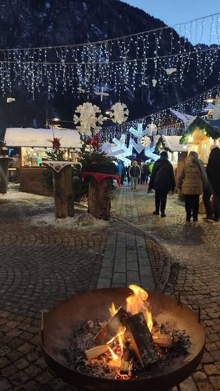 Mercatini di Natale di Campitello di Fassa - Image 1