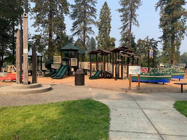 Riverside Park - Image 1