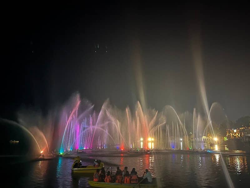 Water show - Image 1