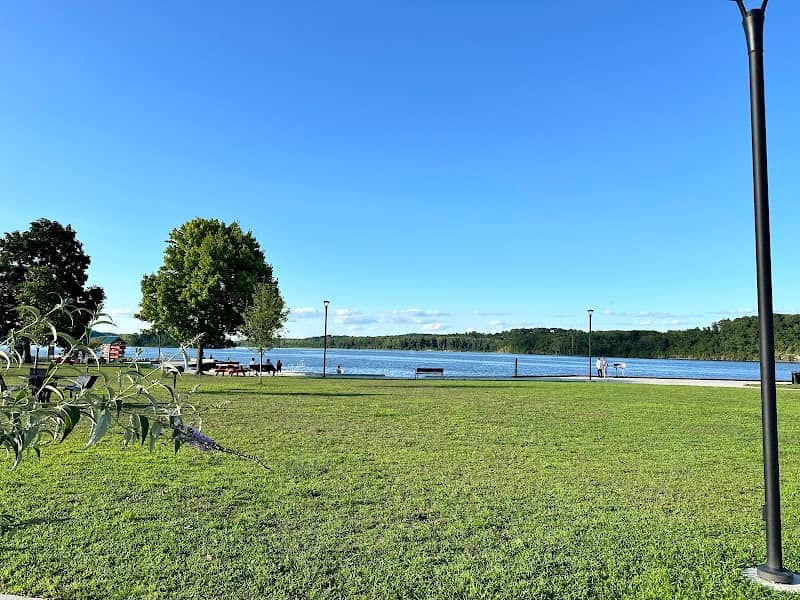Riverside Park - Image 2