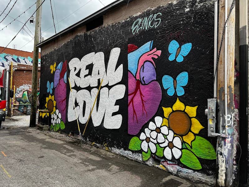 Graffiti Alley - Image 1