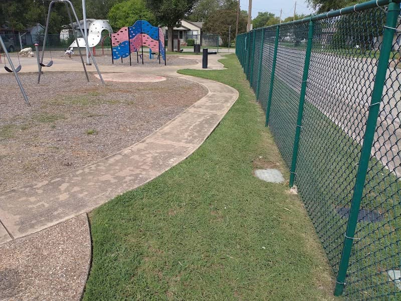 Raymond Spray Park - Image 1